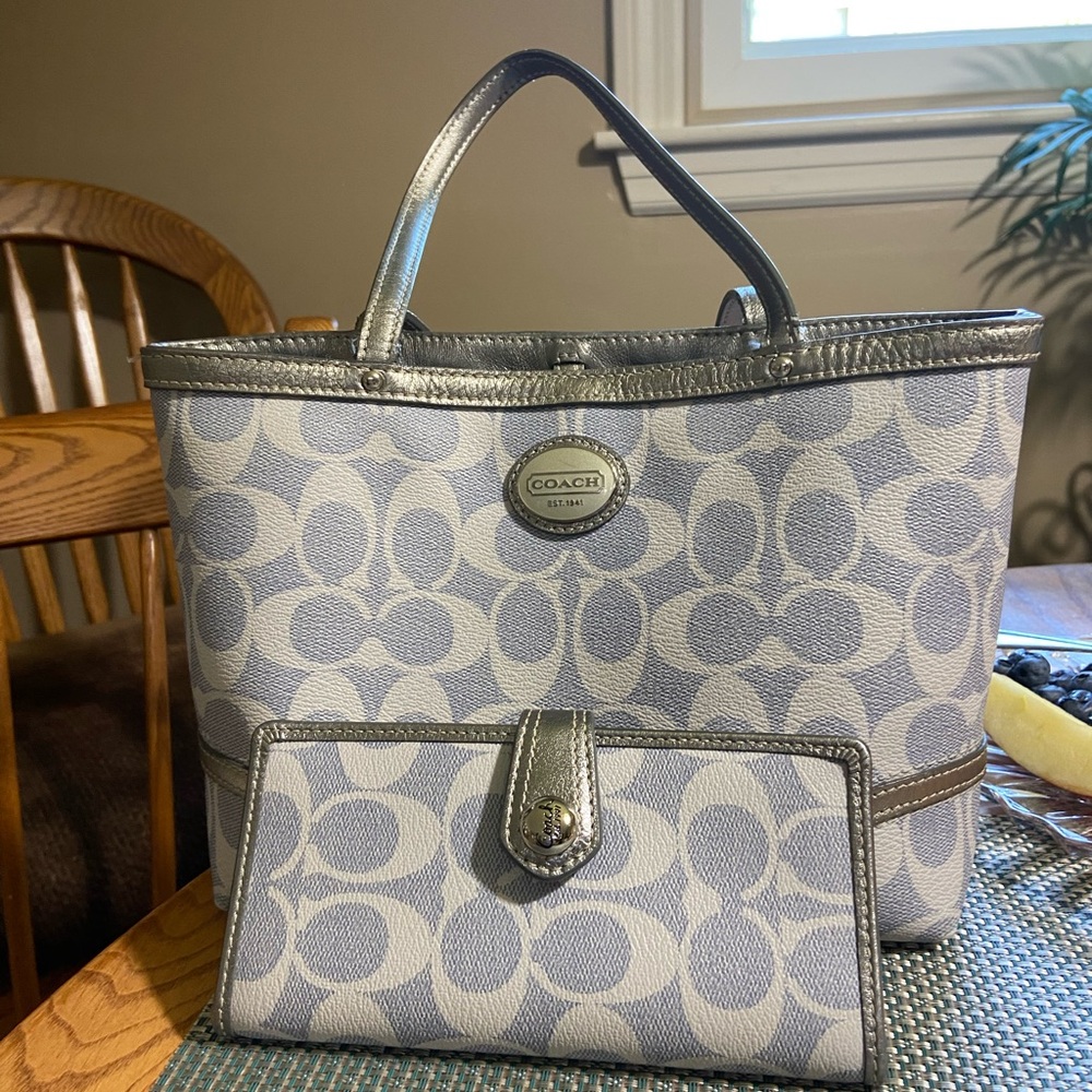 Coach tote with wallet